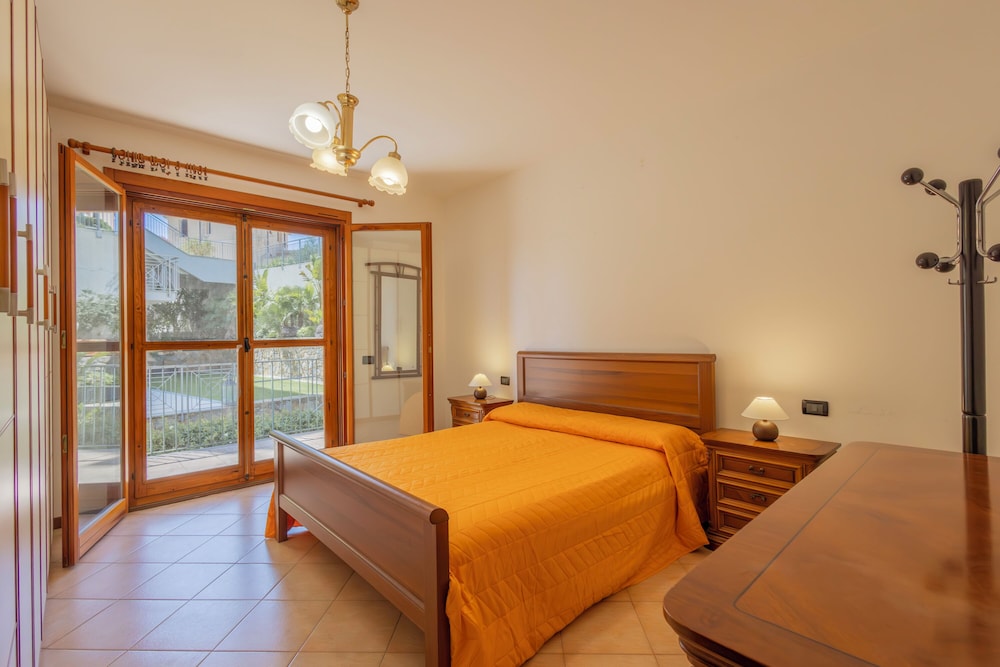 Basic Apartment, Balcony, Sea View