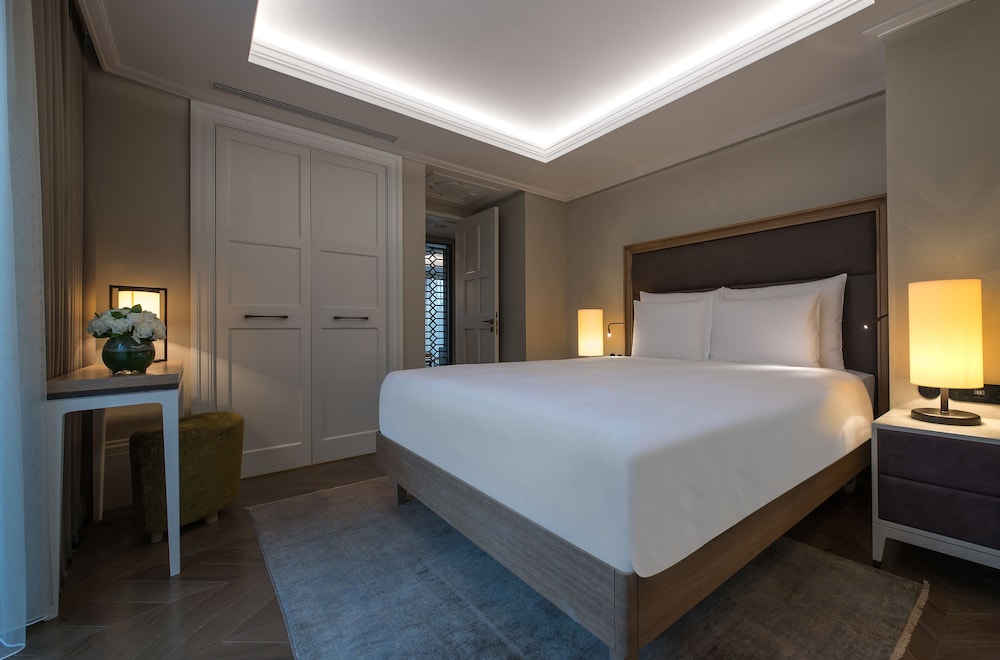 Superior Suite, 1 Queen Bed (Rooftop Terrace Suite)