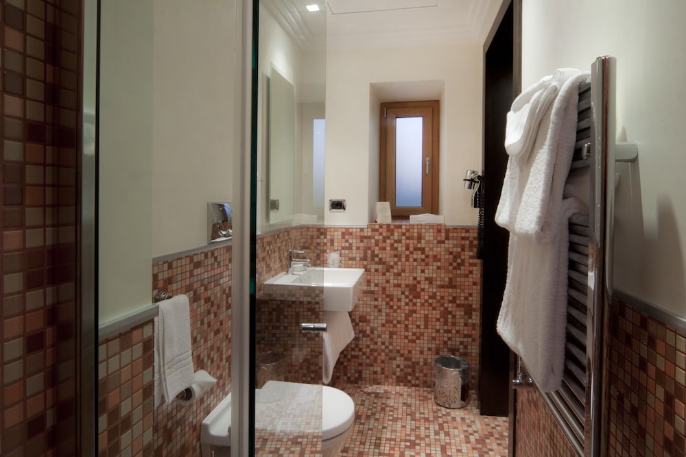 Deluxe Double or Twin Room, 1 King Bed