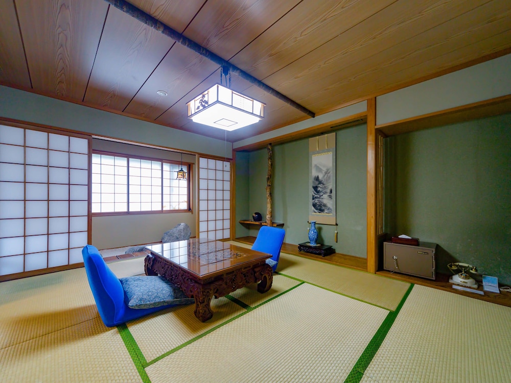 Royal Room Type B Non-Smoking photo 2