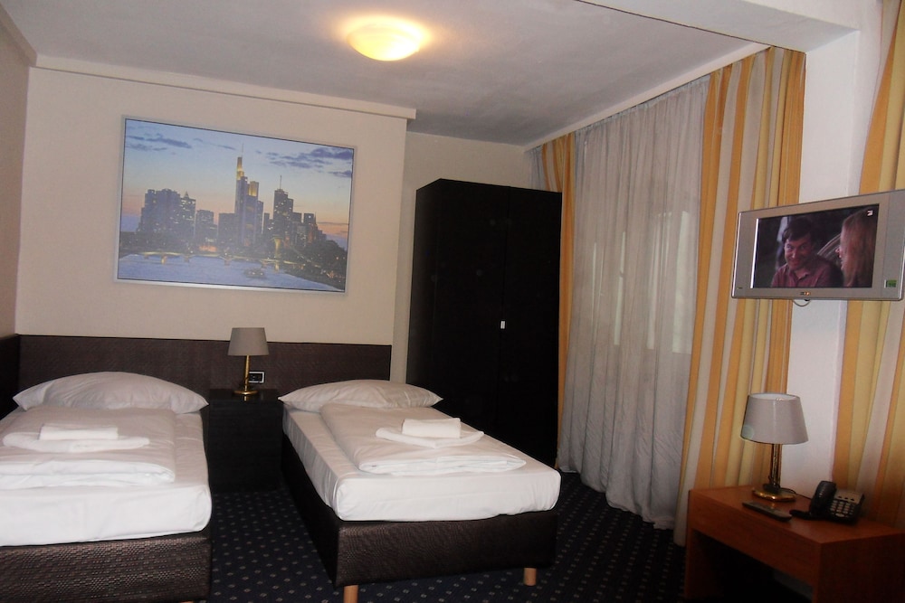 Twin Room - Photo 5