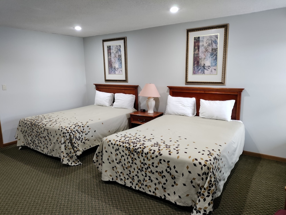 Standard Room, 2 Queen Beds, Accessible, Ground Floor