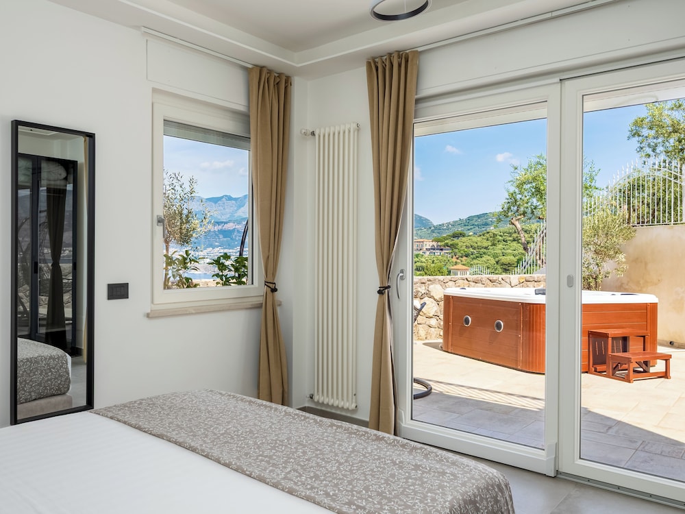 Luxury Apartment, Sea View