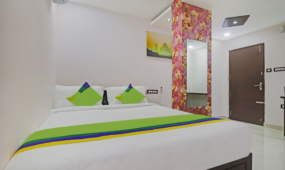 Deluxe Room - Photo 10