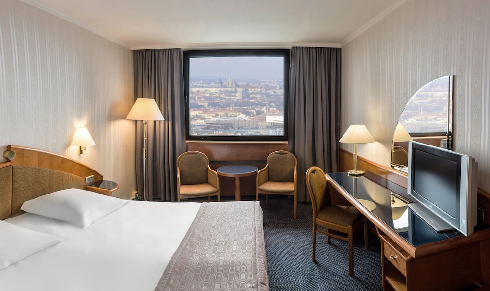 Premium Room, 1 King Bed (Panoramic view) - Photo 2