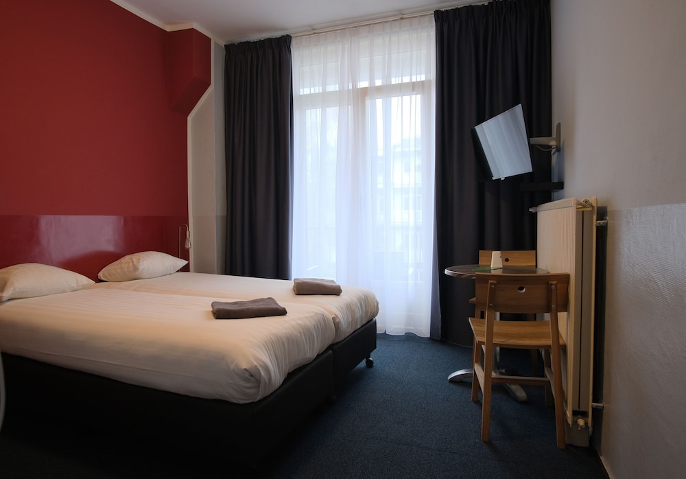 Twin Room, Shared Bathroom (Balcony) photo 1