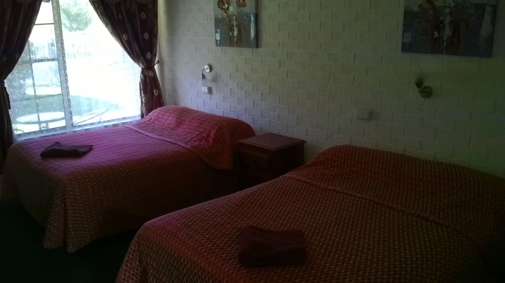 Standard Twin Room (2 Double Beds) photo 1