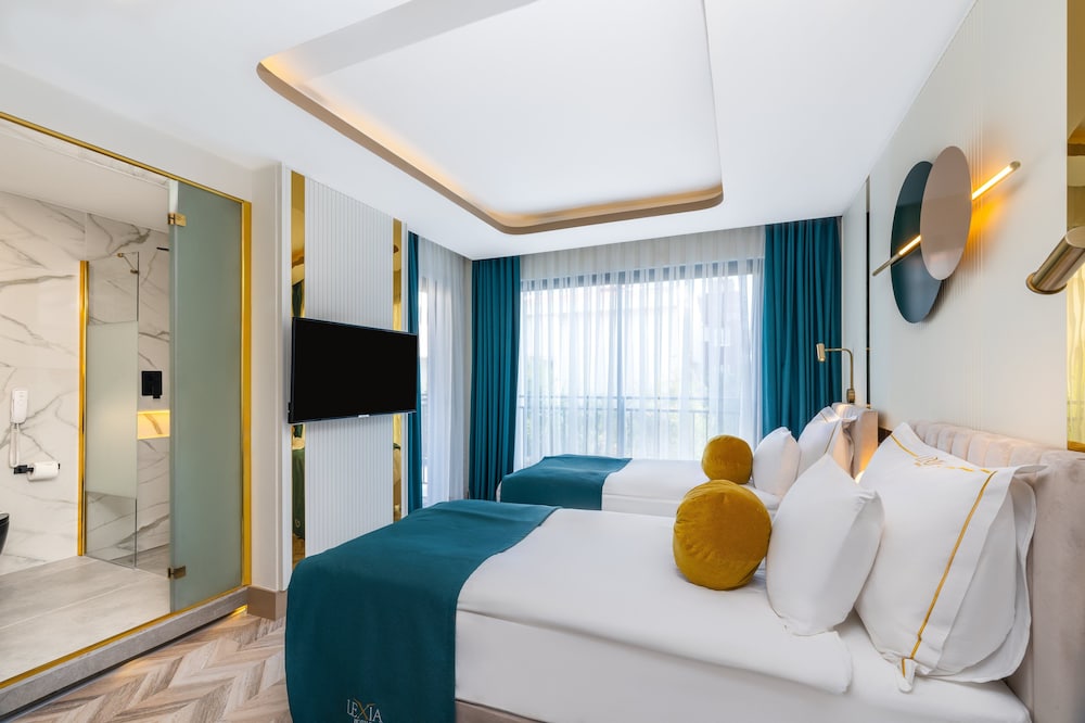 Standard Double or Twin Room, 1 Bedroom, City View thumbnail 6
