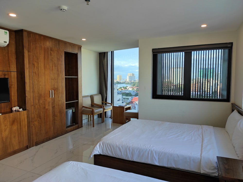 Deluxe Quadruple Room, Partial Ocean View - Photo 5