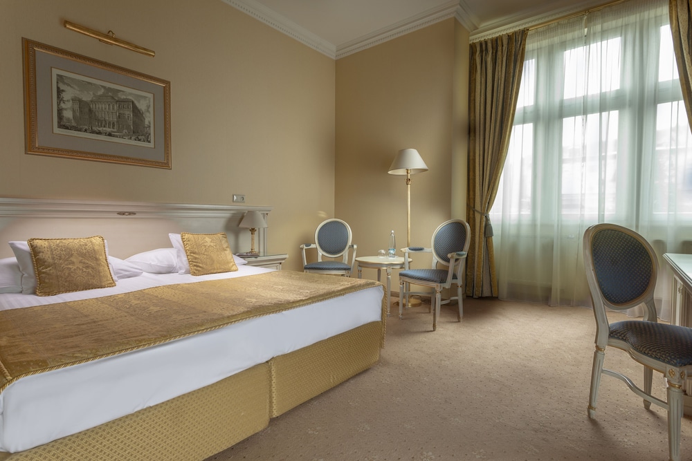 Standard Room, Balcony - Photo 7