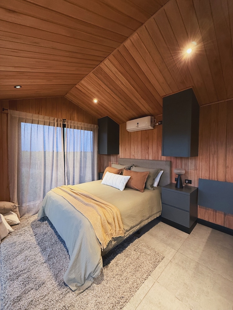 Deluxe Cabin, Vineyard View photo 3