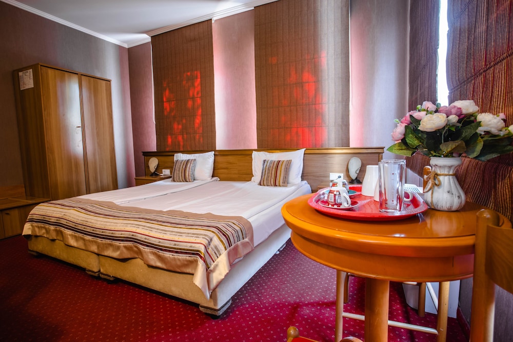 Deluxe Double or Twin Room, Balcony