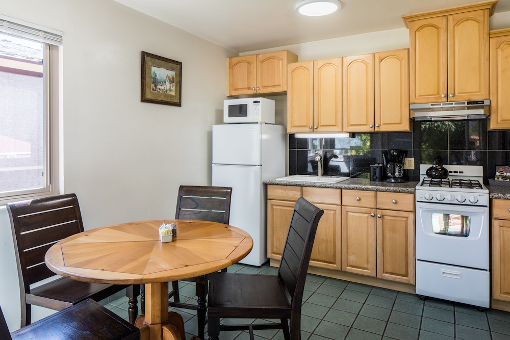 Standard Cottage, Kitchen (1 Queen Bed & 1 Double Bed) photo 1
