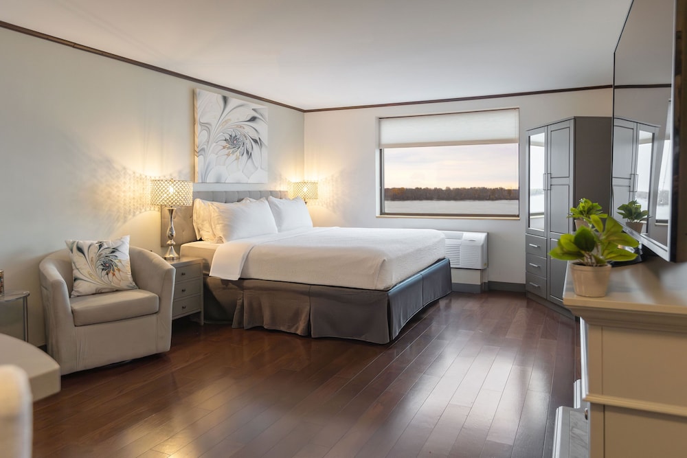 Premium Room, 1 King Bed, River View - Photo 6