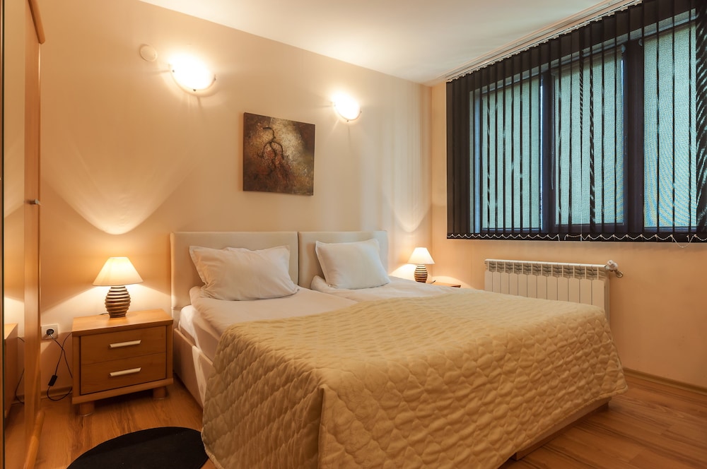 Classic Studio, Accessible, Mountain View