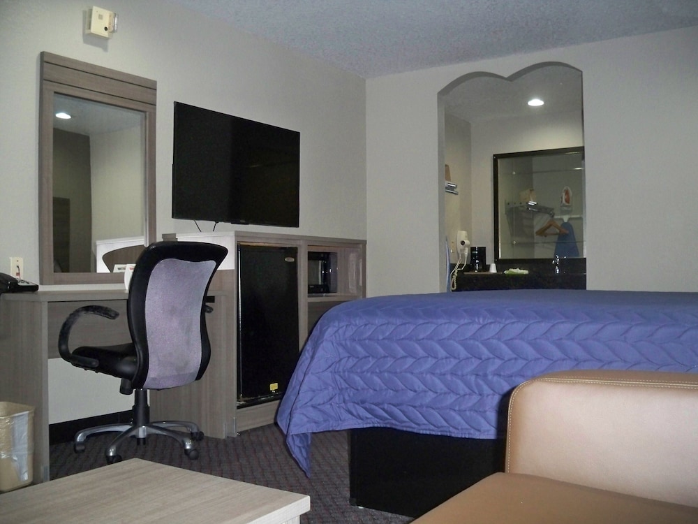 Standard Room, 1 King Bed - Photo 20