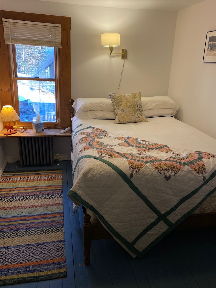 Standard Room (Shared Bathroom no pets)