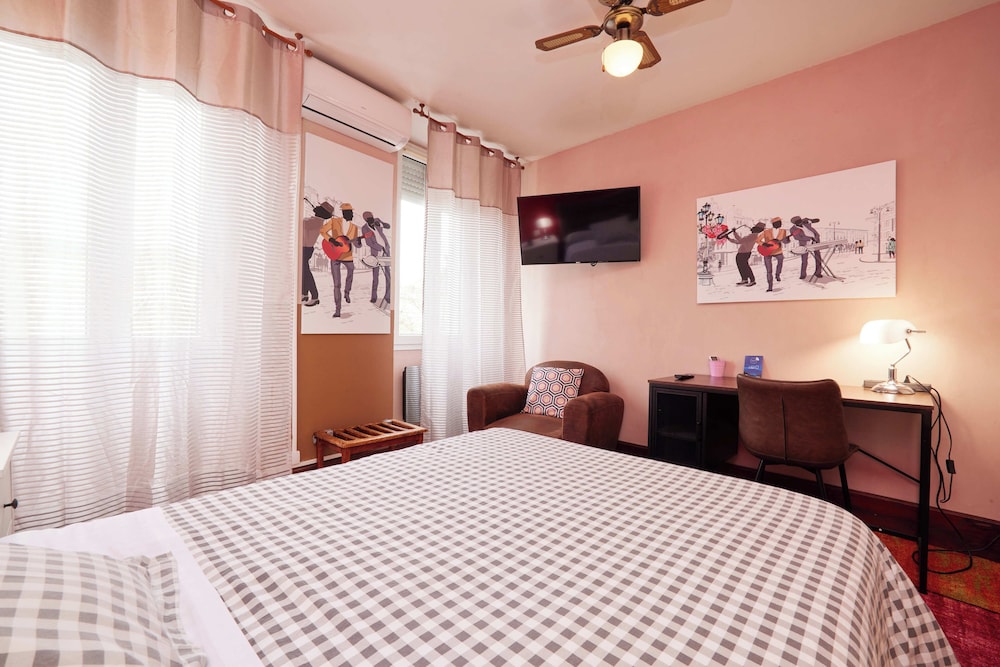 Comfort Double Room, Housekeeping, Park View
