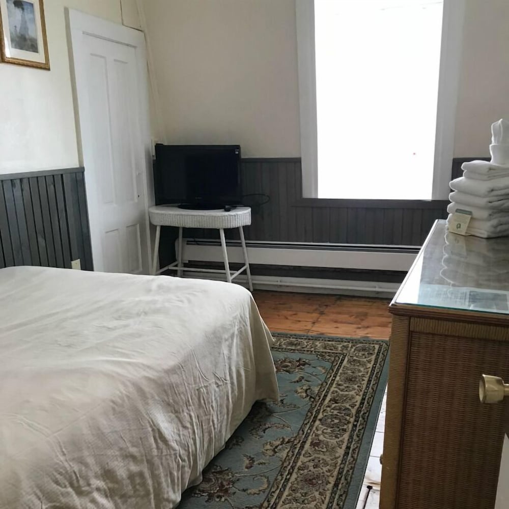 Basic Double Room photo 2