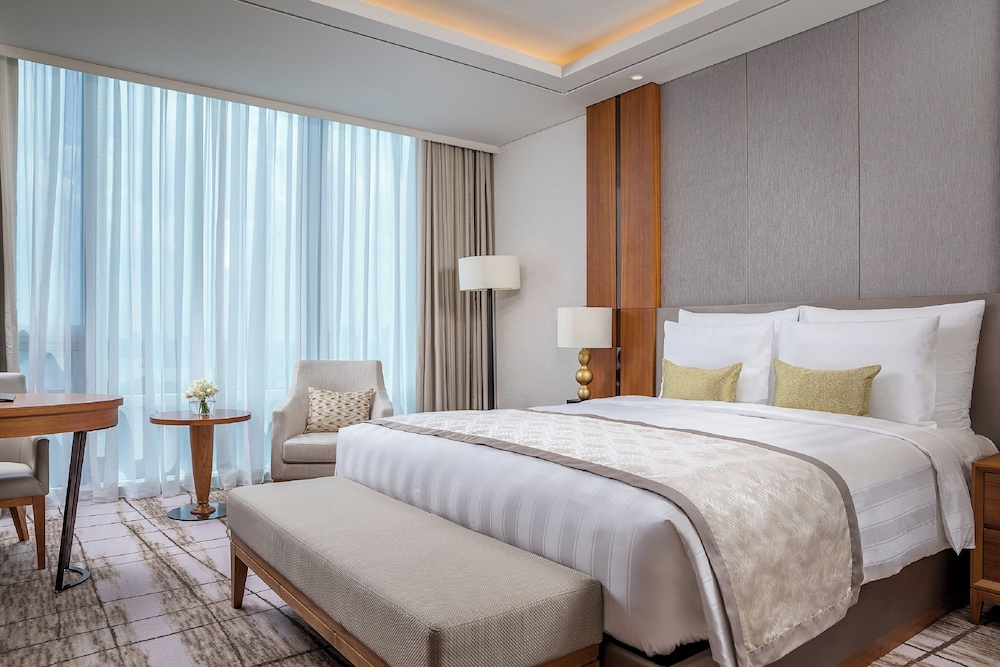 Deluxe Room, 1 King Bed (Club)