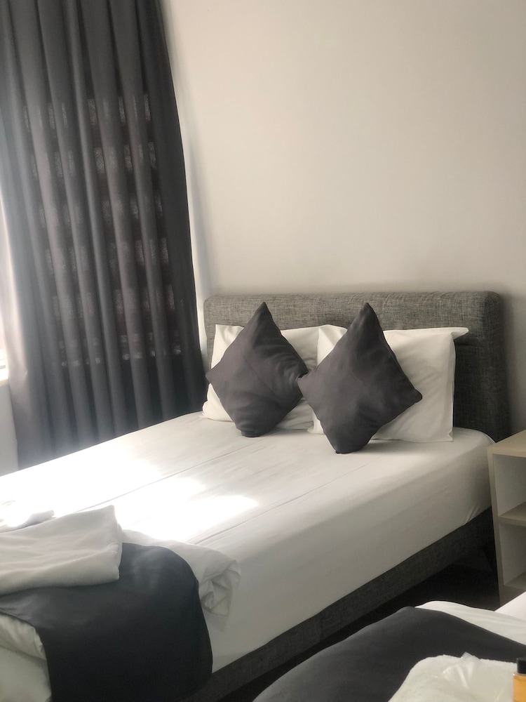 Standard Double Room - Photo 3