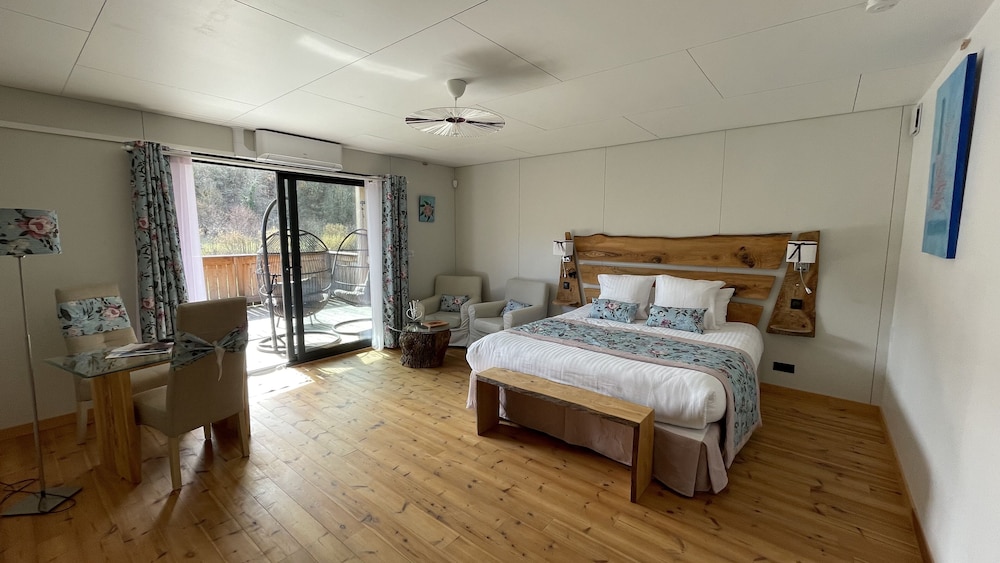 Romantic Double Room (Suite Douceur) photo 1