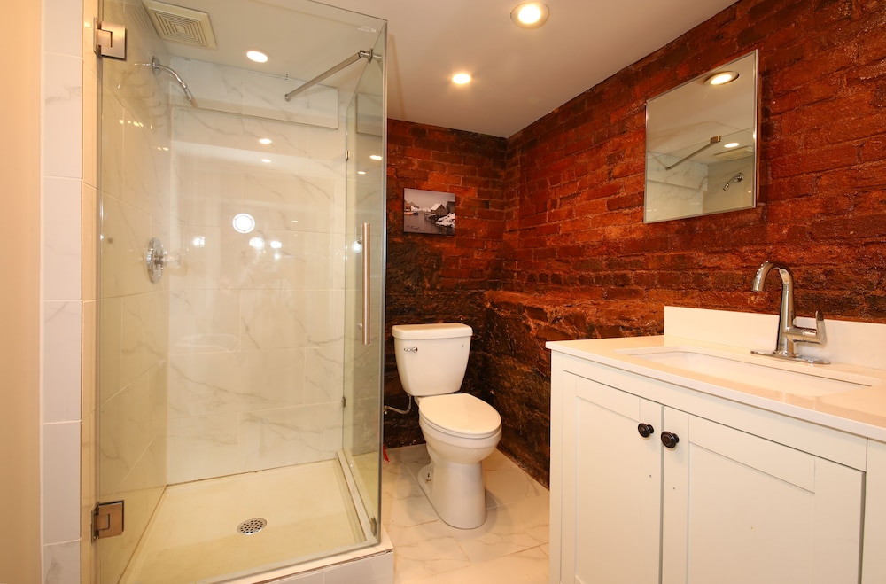 J HAMILTON GRAY  SUITE 10 (basement unit) 2 Beds, Fireplace photo 2