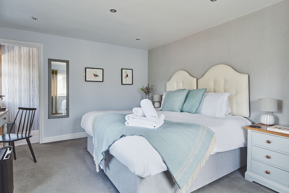 Superior Double or Twin Room, Ensuite photo 1