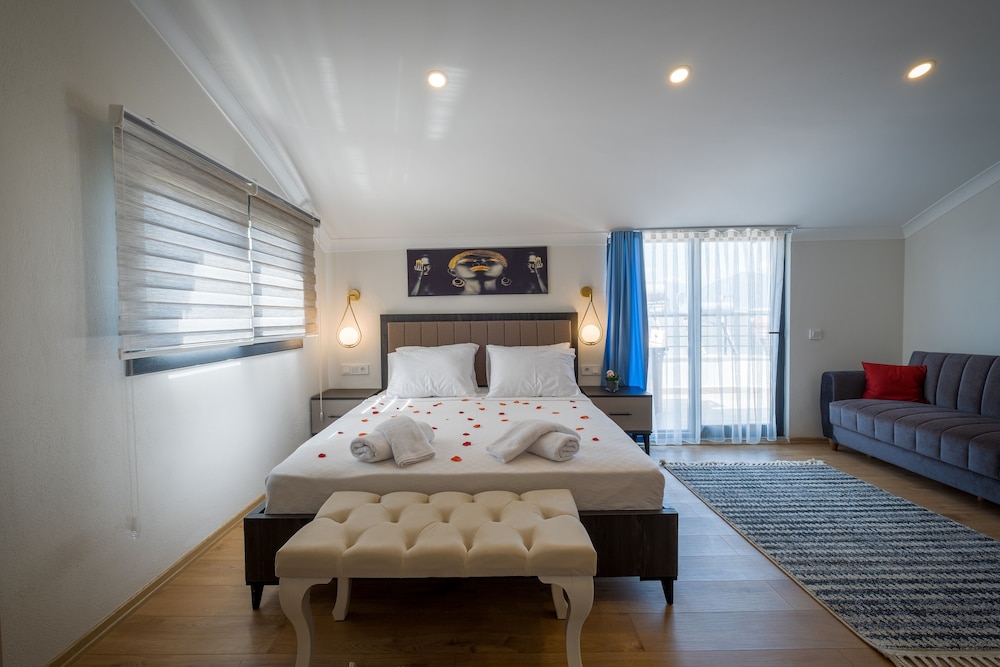 Extended Stay Room (Deluxe Studio)