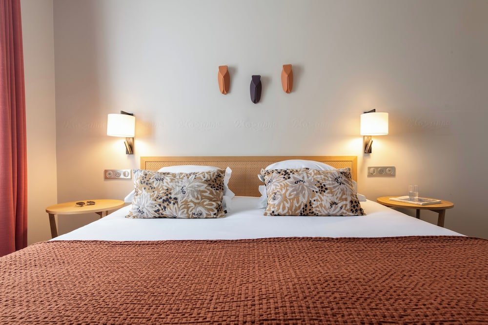 Deluxe Room - Photo 5
