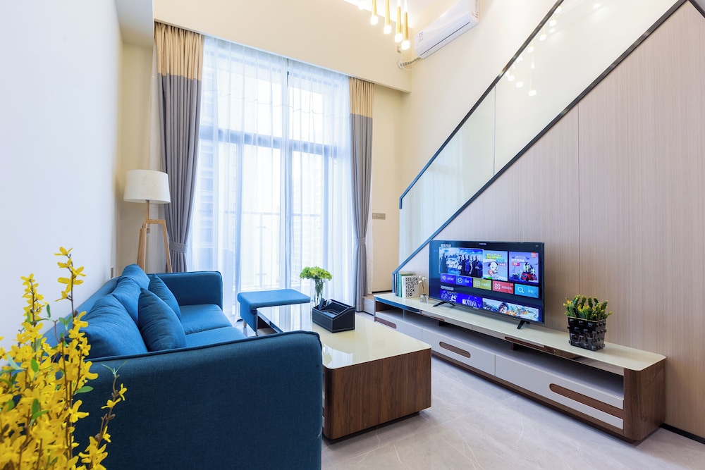 Senior Loft, 1 Bedroom, City View