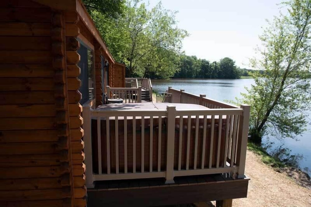Premium Cabin, Hot Tub, Lake View photo 1