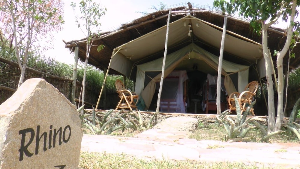 Deluxe Tent, 2 Twin Beds, Garden View photo 3