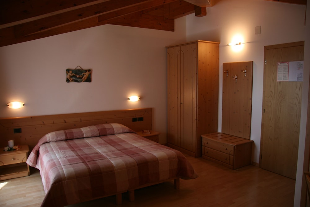 Standard Double Or Twin Room photo 3