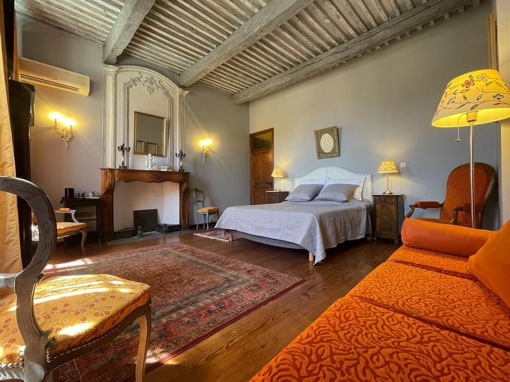 Double Room, 1 Queen Bed, Non Smoking, Pool View - Photo 4