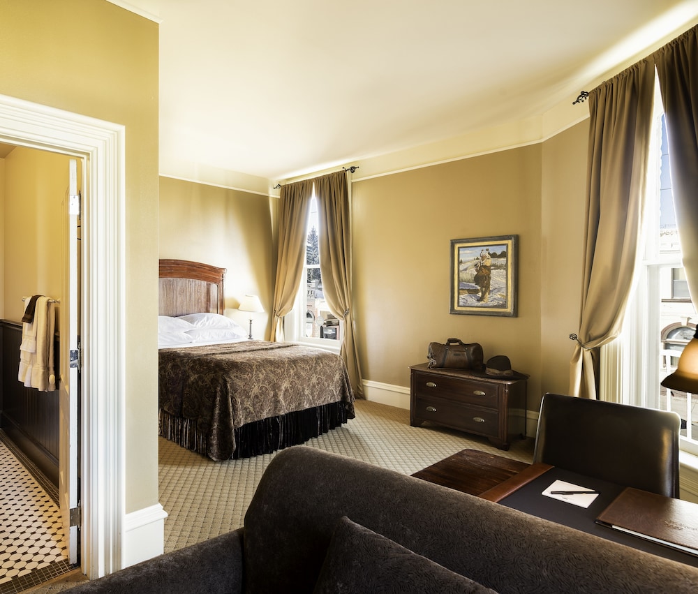Junior Room, 1 Queen Bed photo 1