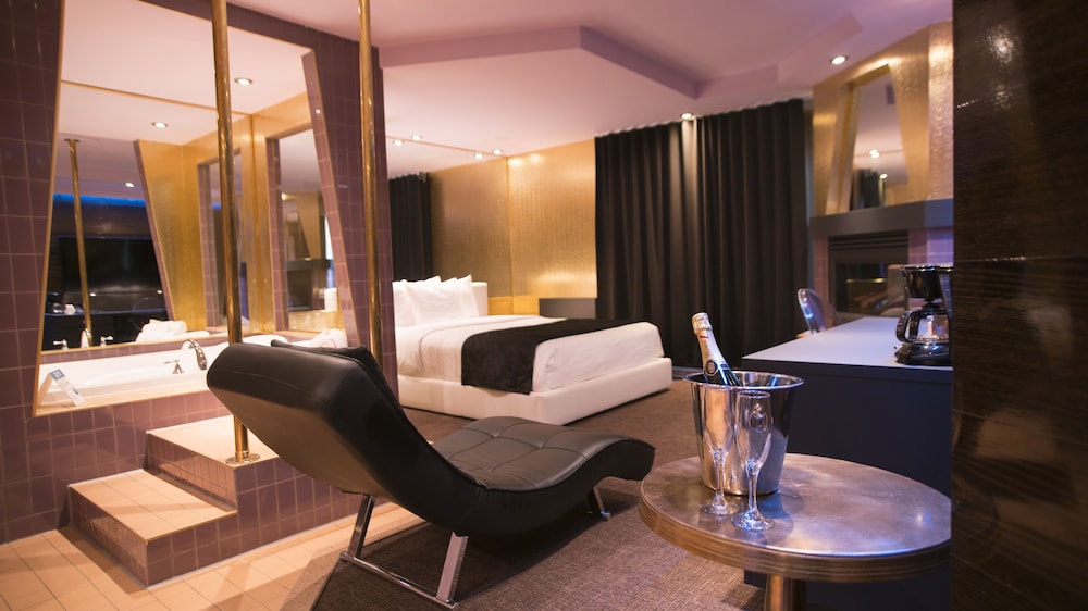 Signature Room