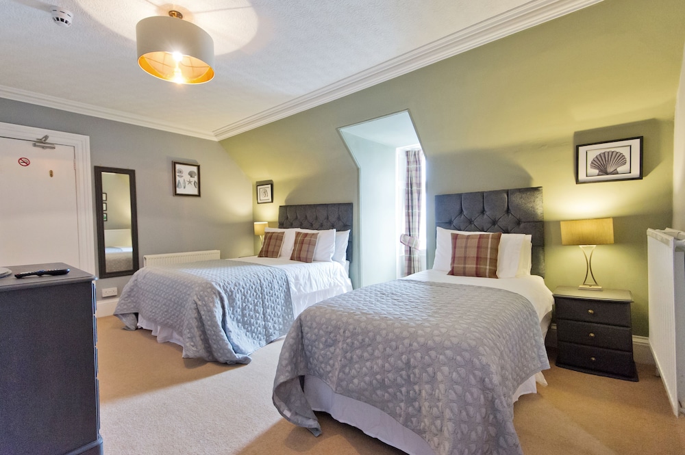 Family Room, Ensuite photo 3