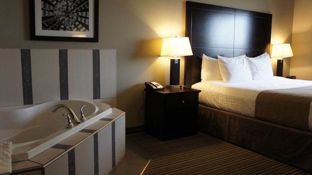 Standard Room, 1 King Bed, Non Smoking, Jetted Tub