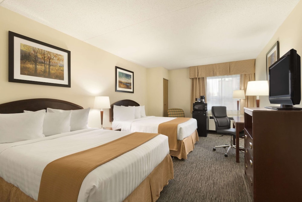 Room, 2 Double Beds, Non Smoking - Photo 1
