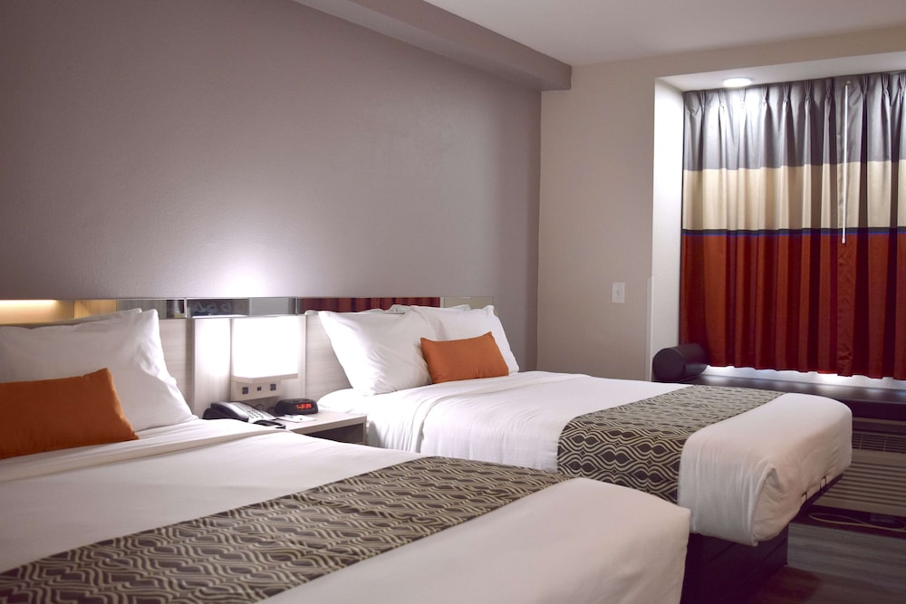 Room, 2 Queen Beds, Accessible, Non Smoking (Mobility) - Photo 4