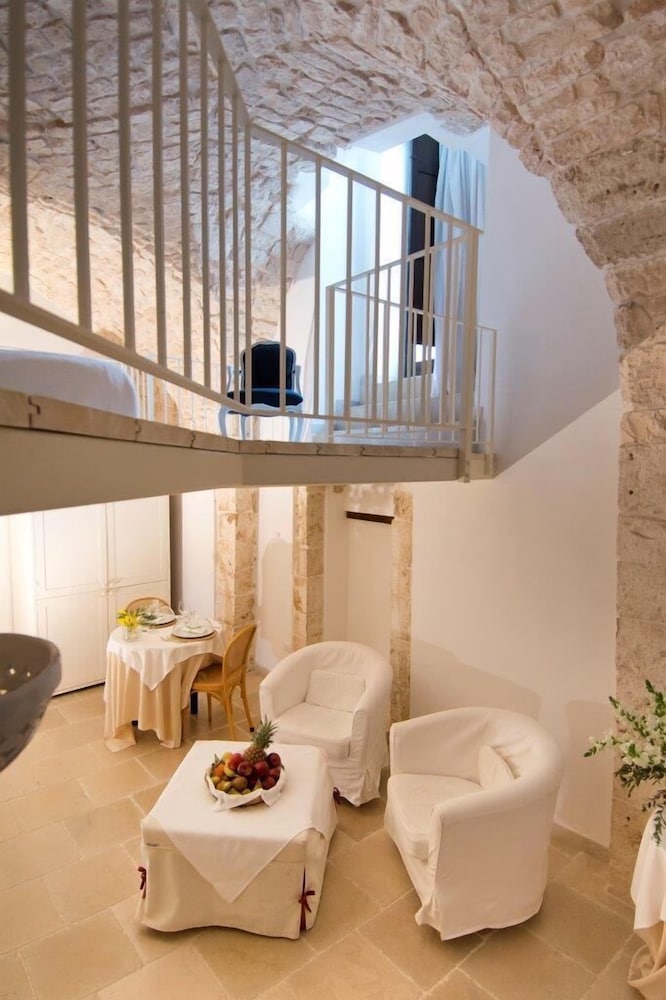 Deluxe Suite (With Spa Bath) - Photo 1