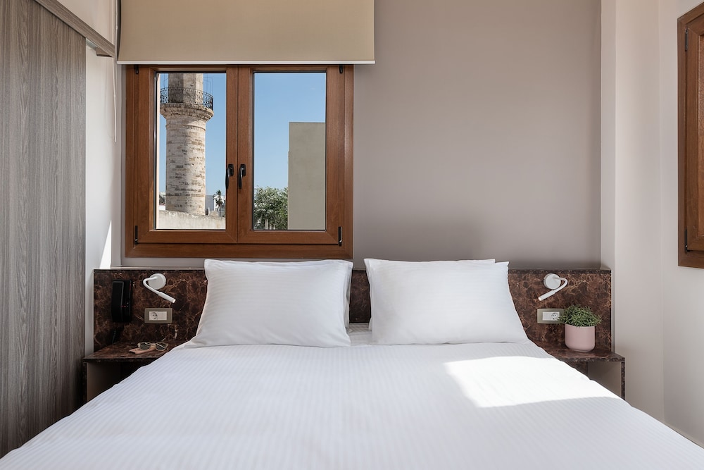 Deluxe Room - Photo 4