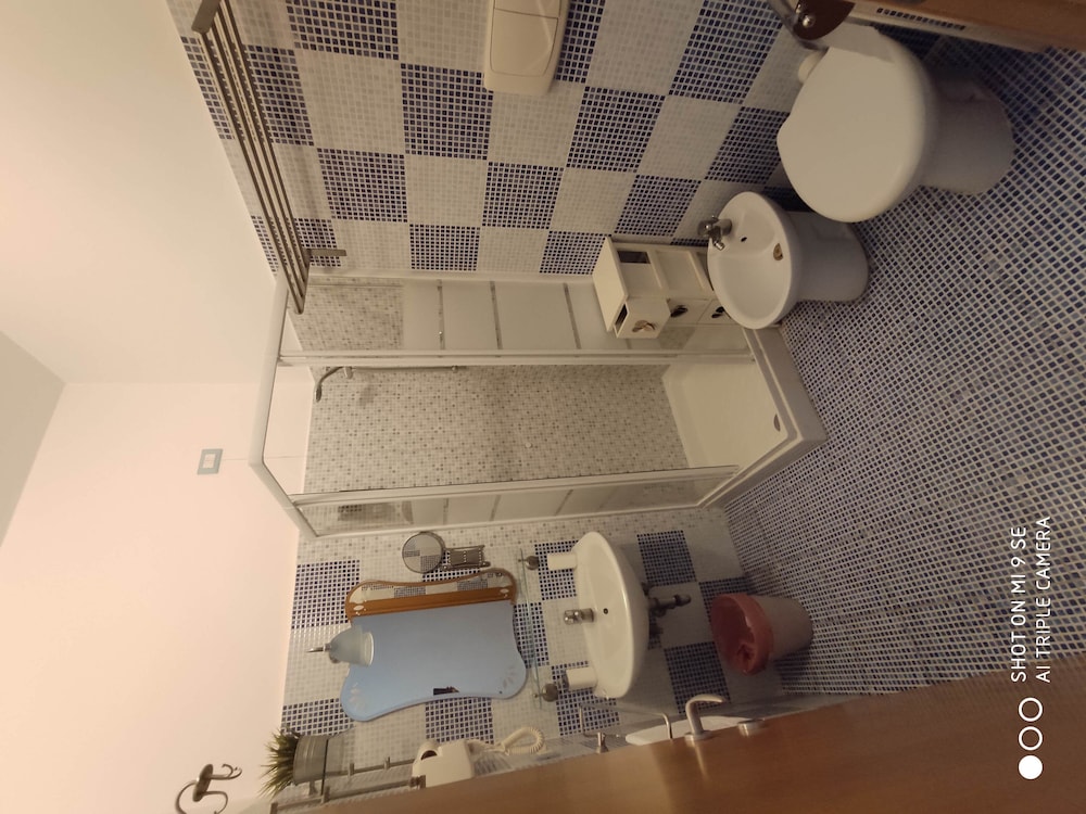 City Quadruple Room photo 3
