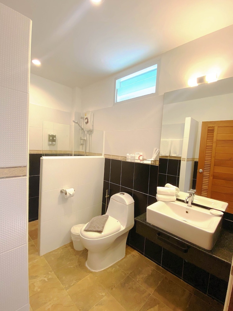 Basic Double or Twin Room - Photo 4
