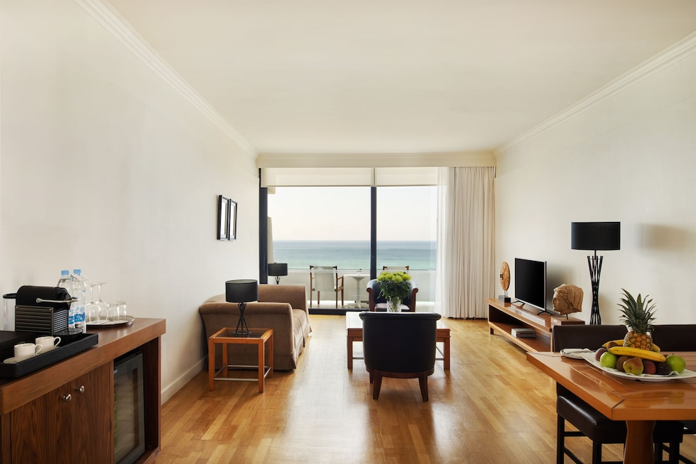 Deluxe Suite, Sea View - Photo 5