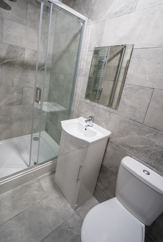 Standard Studio, Ensuite (Studio 1) - Photo 10