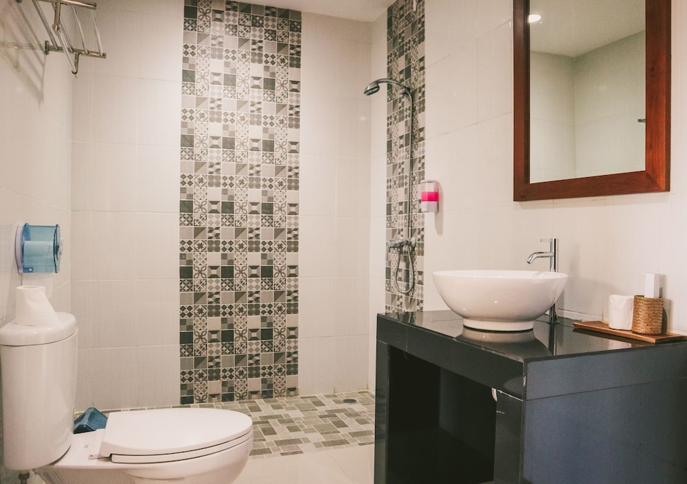 Deluxe Double Room with Coworking - Photo 16