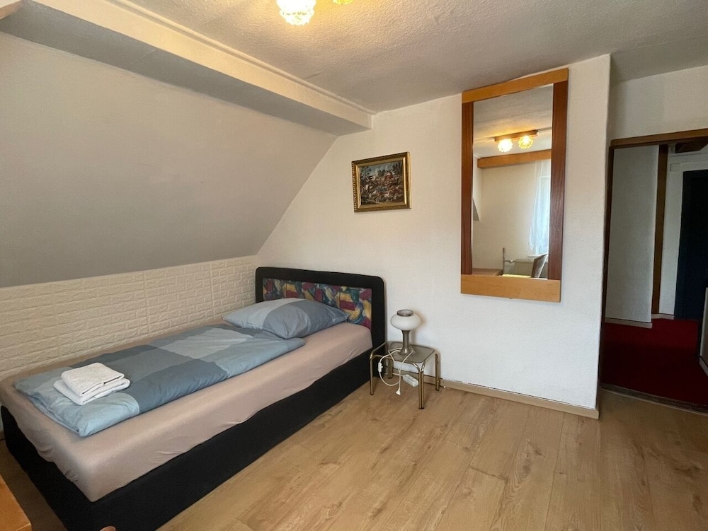 Room photo 2