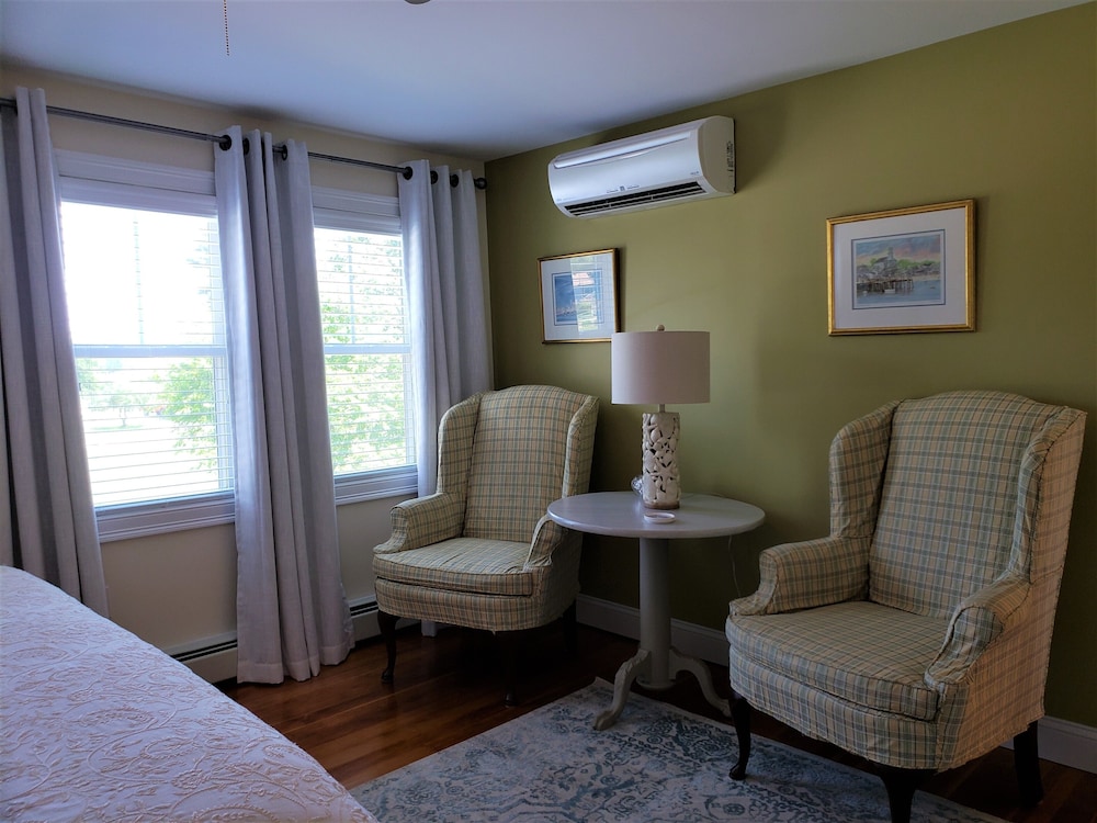 Perkins Cove Room photo 2